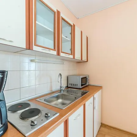 Family-friendly With Swimming Pool Privlaka, Zadar - 12922 Apartmán Privlaka (Zadar)