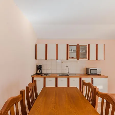 Family-friendly With Swimming Pool Privlaka, Zadar - 12922 Privlaka (Zadar)
