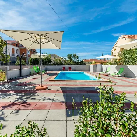 Family-friendly With Swimming Pool Privlaka, Zadar - 12922 *