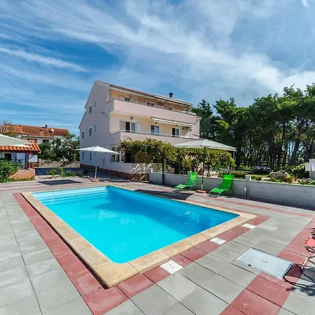 Family-friendly With Swimming Pool Privlaka, Zadar - 12922 Appartamento