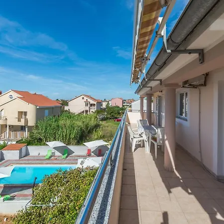 Family-friendly With Swimming Pool Privlaka, Zadar - 12922 아파트 프리블라카