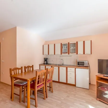 Appartamento Family-friendly With Swimming Pool Privlaka, Zadar - 12922 *