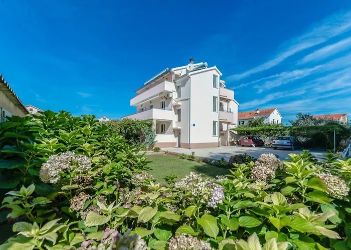 아파트 Family-friendly With Swimming Pool Privlaka, Zadar - 12922 프리블라카